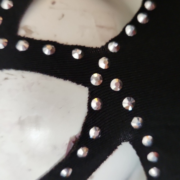 Vocal silver stud cutout top - Picture 3 of 7